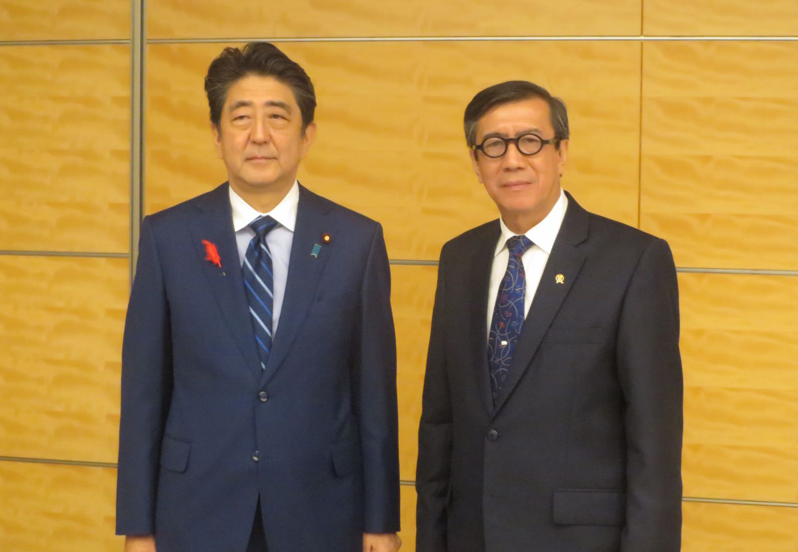 Kunjungan kehormatan Head of Delegations of AALCO kepada Perdana Menteri Jepang Shinzō Abe, di Tokyo, 10 Oktober 2018.