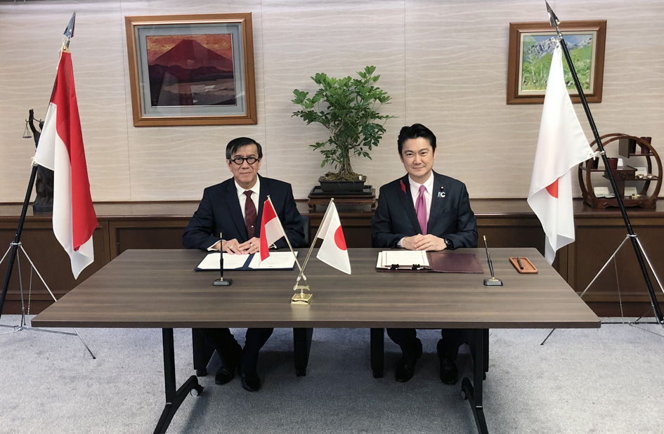 Penandatanganan Memorandum of Cooperation antara Menkumham dengan Minister of Justice of Japan, H.E. Takashi Yamashita, Tokyo, 10 Oktober 2018.